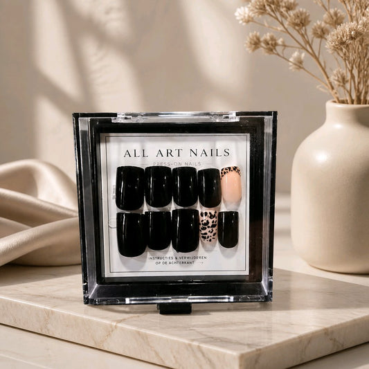 Midnight Leopard zwarte press-on nagels met nude luipaardaccent